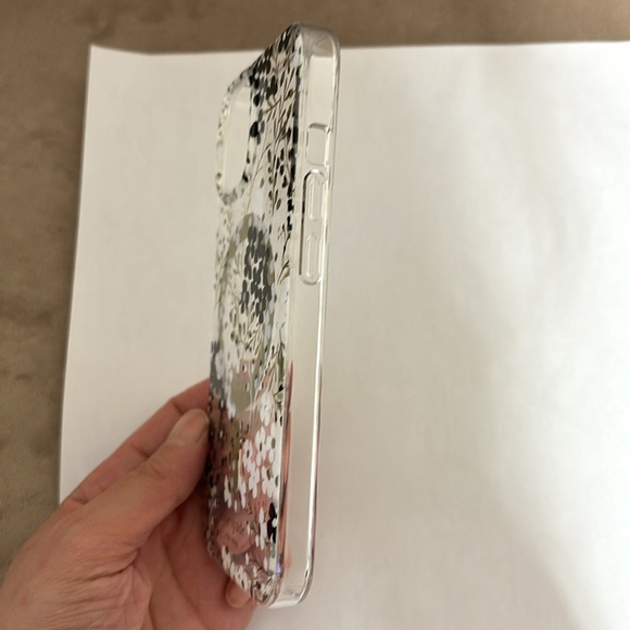 KateSpade Iphone 15/14/13 Phone case-Wireless charge and 5G compatible - Picture 7 of 10